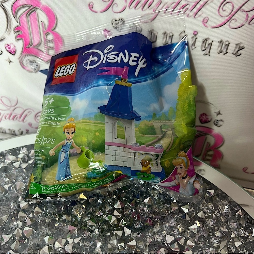 LEGO Disney Cinderella's Mini Castle Set - Blue and White garden castle